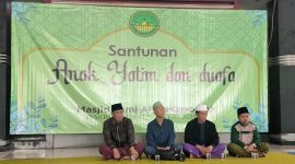 Pemberian Santunan Anak Yatim di Masjid Al Mukarramah (Foto Istimewa) 