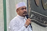Ketua Fraksi Gerindra DPRD Kota Depok, Edi Masturo, saat sosialisasi dalam kegiatan Subuh Gabungan RADELO (Rawa Denok-Pulo), di Masjid An-nur, Pancoran Mas, Minggu (18/1/2026). (Foto: Dok Narasumber) 