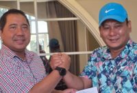Anggota DPRD Kota Depok, Hamzah (kanan) maju mencalonkan diri sebagai ketua Persatuan Golf Indonesia (PGI) Kota Depok. (Foto: Dok narasumber) 