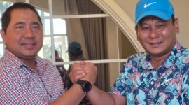 Anggota DPRD Kota Depok, Hamzah (kanan) maju mencalonkan diri sebagai ketua Persatuan Golf Indonesia (PGI) Kota Depok. (Foto: Dok narasumber) 