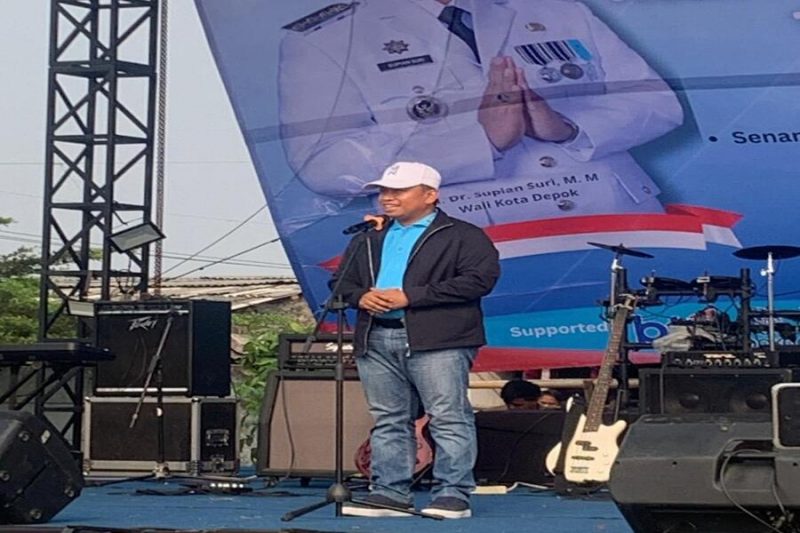 Wali Kota Depok, Supian Suri, ketika membuka event puncak peringatan Hari Koperasi Nasional ke-79 Tingkat Kota Depok di Lapangan Sepak Bola Cipayung, Sabtu (18/7/2026) (Foto: Siaran Depok)
