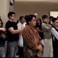 Akademisi dan pengamat kebijakan publik, Achmad Nur Rafi (Tengah, batik cokelat). (Sumber foto: Dokumentasi Narasumber)