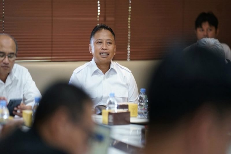 Wali Kota Depok, Supian Suri, saat menghadiri Kick-Off Meeting ROW Plan dan Basic Design Konstruksi Bukaan Tol Cipayung Jaya pada rencana Jalan Tol Depok-Antasari bersama Direktorat Jalan Bebas Hambatan Ditjen Bina Marga Kementerian PU di Jakarta, Senin (27/7/2026). (Sumber foto: Indoraya Today/Ist)