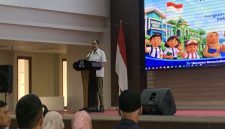 Wakil Wali Kota Depok Chandra Rahmansyah saat membuka Lokakarya Optimalisasi Peran TP UKS/M Kota Depok secara hibrida di Aula Lantai 10 Gedung Dibaleka II, Selasa (28/07/26). (Foto: Siaran Depok)