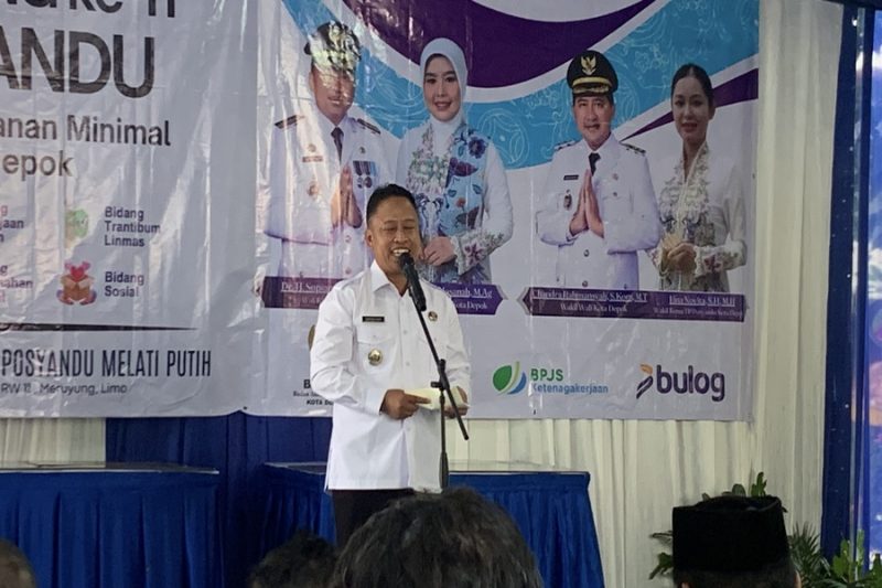 Wali Kota Depok, Supian Suri saat memberikan informasi mengenai Job Fair di Kota Depok. (Sumber foto: Siaran Depok)