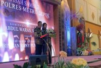 Sambutan Kapolres Metro Depok Kombes Pol Dr. Christian Rony Putra pada acara pisah sambut Kapolres Metro Depok di Hotel Bumi Wiyata, Rabu malam (29/07). (Foto: Siaran Depok)