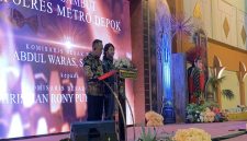 Sambutan Kapolres Metro Depok Kombes Pol Dr. Christian Rony Putra pada acara pisah sambut Kapolres Metro Depok di Hotel Bumi Wiyata, Rabu malam (29/07). (Foto: Siaran Depok)