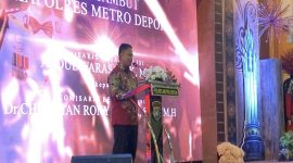 Sambutan Wali Kota Depok, Supian Suri pada acara pisah sambut Kapolres Metro Depok yang berlangsung di Hotel Bumi Wiyata pada Rabu malam (29/07/26). (Foto: Siaran Depok)