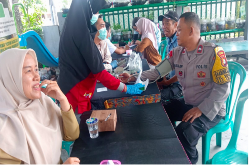 Kegiatan Donor Darah, Gebyar UMKM, dan Cek Kesehatan Gratis yang berlangsung di Balai Warga RW 013, Kelurahan Sukamaju, Kecamatan Cilodong, Kota Depok, 25 Juli 2026. (Sumber foto: Persatuan Unit-Unit Karang Taruna Sukamaju) 