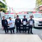 Kelurahan Bojong Pondok Terong, Lurah Boponter Adi Supriadi (akrab disapa Adi Betawi) bersama ketua RW .


Tambah Tiga Ambulans untuk Layani Masyarakat