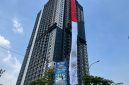Kain Merah Putih setinggi 120 meter dan lebar 10 meter di Gedung Evenciio masuk rekor muri, Jalan Margonda Raya, Kecamatan Beji.