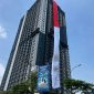 Kain Merah Putih setinggi 120 meter dan lebar 10 meter di Gedung Evenciio masuk rekor muri, Jalan Margonda Raya, Kecamatan Beji.