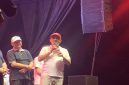 Di sela-sela konser malam puncak perayaan HUT ke-81 RI tingkat Kota Depok, Wakil Wali Kota Chandra Rahmansyah mengimbau warga yang hadir untuk menyelipkan doa bagi saudara se-tanah air yang tengah tertimpa musibah. (Sumber foto: Siaran Depok/AN Rafi)