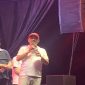 Di sela-sela konser malam puncak perayaan HUT ke-81 RI tingkat Kota Depok, Wakil Wali Kota Chandra Rahmansyah mengimbau warga yang hadir untuk menyelipkan doa bagi saudara se-tanah air yang tengah tertimpa musibah. (Sumber foto: Siaran Depok/AN Rafi)