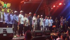 Wakil Wali Kota (Wawalkot) Depok, Chandra Rahmansyah, didampingi unsur Forkopimda saat menyampaikan sambutan pada konser malam puncak perayaan HUT ke-81 Republik Indonesia tingkat Kota Depok di Lapangan Kelurahan Bedahan, Kecamatan Sawangan, Sabtu (22/08/26) malam. (Sumber foto: Siaran Depok/AN Rafi)