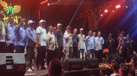 Wakil Wali Kota (Wawalkot) Depok, Chandra Rahmansyah, didampingi unsur Forkopimda saat menyampaikan sambutan pada konser malam puncak perayaan HUT ke-81 Republik Indonesia tingkat Kota Depok di Lapangan Kelurahan Bedahan, Kecamatan Sawangan, Sabtu (22/08/26) malam. (Sumber foto: Siaran Depok/AN Rafi)