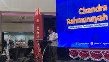 Sambutan disampaikan oleh Wakil Wali Kota Depok, Chandra Rahmansyah, saat melantik Dewan Pimpinan Cabang (DPC) Gerakan Ekonomi Kreatif Nasional (GEKRAFS) Kota Depok di Pesona Square, Sukmajaya, Senin (24/08/26). (Kredit Foto: Siaran Depok/AN Rafi)