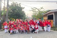 Jalan sehat yang digelar oleh warga RT 004 RW 009 Sukatani. (Sumber foto: Dokumentasi narasumber)