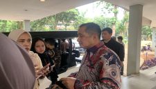 Wakil Wali Kota Depok, Chandra Rahmansyah saat diwawancarai pada acara World Lake Day di Universitas Indonesia, Depok. (Kamis, 27 Agustus 2026). (Foto: Siaran Depok/AN Rafi)