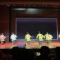 Penampilan tarian Radap Rahayu asal Kalimantan Selatan yang dibawakan oleh sembilan penari lintas usia pada perayaan Hari Ulang Tahun (HUT) ke-4 Komunitas Bakul Budaya Nusantara di Auditorium Soe Hok Gie, Fakultas Ilmu Pengetahuan Budaya Universitas Indonesia (FIB UI), pada Minggu (13/9/2026). (Foto: Siaran Depok/AN Rafi)