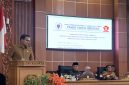 Anggota DPRD dari Fraksi Gerindra, Gerry Wahyu Riyanto, saat memaparkan pandangan fraksi dalam sidang Paripurna, Kamis, (17/9). (Foto: Siaran Depok/AN Rafi)