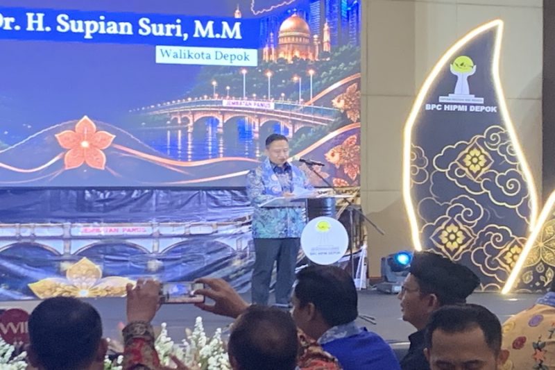 Pelantikan Badan Pengurus Cabang (BPC) HIPMI Kota Depok masa bakti 2026–2029 di The Margo Hotel pada Sabtu (19/9/2026) turut dihadiri oleh Wali Kota Depok, Supian Suri. (Kredit Foto: Siaran Depok/AN Rafi)