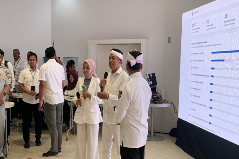 Suasana Bursa Kerja Online pada Rabu (23/9/2026) yang dihadiri oleh Gubernur Jabar Dedi Mulyadi bersama Wali Kota Depok Supian Suri. (Dok. Siaran Depok/AN Rafi)