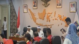 Momen mediasi FSB KAMIPARHO PT Bumi Putra Wisata dengan manajemen Hotel Bumi Wiyata di Balai Kota Depok (Ruang Edelweiss), Rabu (23/09/26). (Kredit Foto: Siaran Depok/AN Rafi)