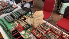 Salah satu stand Kompetisi Batu Akik Nusantara dalam rangkaian acara Milad ke-26 KOOD Berbudaya, di Mal Pesona Square, Sabtu (26/09/26). (Sumber foto: Siaran Depok/AN Rafi)