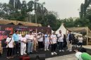 Persatuan Seniman Komedi Indonesia bersama dengan Wali Kota Depok, Supian Suri pada acara Hari Komedian Nasional di CFD Margonda, Minggu (27/09/26). (Sumber foto: Siaran Depok/AN Rafi)