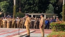 Amanat apel yang disampaikan oleh Wakil Wali Kota (Wawalkot) Depok, Chandra Rahmansyah pada Apel Pagi di Lapangan Balai Kota Depok, Senin (28/09/26). (Sumber foto: Siaran Depok/AN Rafi)