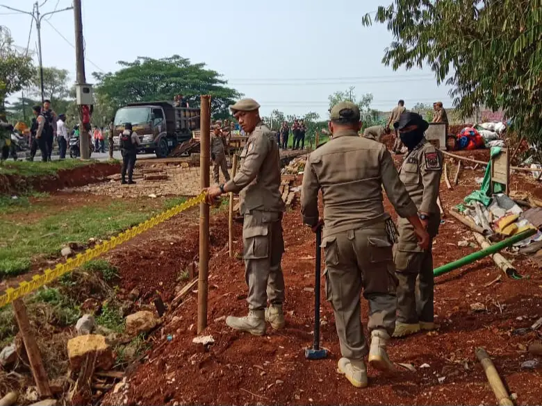 Pemantauan kawasan GDC yang sebelumnya ditertibkan oleh Satpol PP Kota Depok di Sukmajaya dan Cilodong pada Senin (28/09/26). (Sumber foto: Dokumentasi Satpol PP Depok).