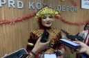 Wakil Ketua DPRD Kota Depok, Yeti Wulandari, saat diwawancarai pada peringatan HUT DPRD Kota Depok ke-27 di Gedung DPRD Kota Depok. Kamis, 3 September 2026. (Foto: Siaran Depok/AN Rafi)