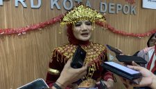 Wakil Ketua DPRD Kota Depok, Yeti Wulandari, saat diwawancarai pada peringatan HUT DPRD Kota Depok ke-27 di Gedung DPRD Kota Depok. Kamis, 3 September 2026. (Foto: Siaran Depok/AN Rafi)