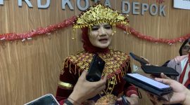 Wakil Ketua DPRD Kota Depok, Yeti Wulandari, saat diwawancarai pada peringatan HUT DPRD Kota Depok ke-27 di Gedung DPRD Kota Depok. Kamis, 3 September 2026. (Foto: Siaran Depok/AN Rafi)