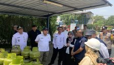Wakil Wali Kota Depok, Chandra Rahmansyah, memantau langsung pengujian BDKT Gas LPG 3 kg di SPBE Catur Jaya Perkasa, Jalan Raya Tapos, Cimpaeun, pada Rabu (16/9/2026).