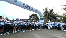 Wali Kota Depok Supian Suri bersama Dirut PT Tirta Asasta M. Olik Abdul Holik saat membuka ajang Asasta Fun Run 2025. (Dok. PT Tirta Asasta)