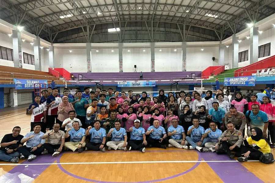 Wali Kota Depok, Supian Suri membuka turnamen bola voli Piala Wali Kota Depok 2026. (Sumber foto: Diskominfo Depok)