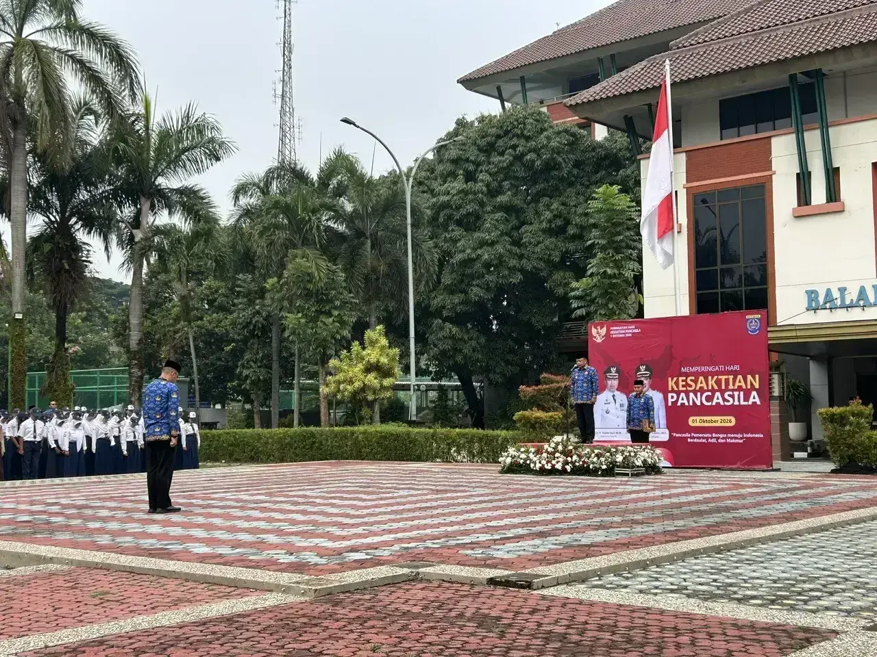 Wali Kota Depok, Supian Suri memimpin langsung Upacara Peringatan Hari Kesaktian Pancasila yang dilaksanakan di Lapangan Balai kota Depok, pada Kamis (01/10/2026). (Sumber foto: Diskominfo Depok)