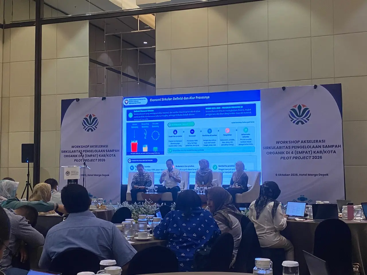 Kegiatan Workshop Akselerasi Sirkularitas Pengelolaan Sampah Organik Pilot Project 2026 yang berlangsung di Hotel Margo Depok pada Selasa (6/10/2026). (Foto: Dok. Diskominfo Depok)