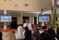 Pelatihan guru matematika berbasis metode GASING di SMAN 4 Depok resmi dibuka oleh Wali Kota Depok, Supian Suri pada Rabu (07/10/26). (Kredit foto: Siaran Depok/AN Rafi)