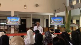 Pelatihan guru matematika berbasis metode GASING di SMAN 4 Depok resmi dibuka oleh Wali Kota Depok, Supian Suri pada Rabu (07/10/26). (Kredit foto: Siaran Depok/AN Rafi)