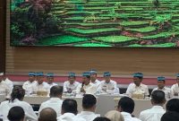 Gubernur Jawa Barat, Dedi Mulyadi menggelar rapat koordinasi lintas daerah bersama pimpinan daerah se-Jawa Barat di Balai Kota Depok, Rabu (07/10/26). (Sumber foto: Siaran Depok/AN Rafi)