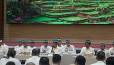 Gubernur Jawa Barat, Dedi Mulyadi menggelar rapat koordinasi lintas daerah bersama pimpinan daerah se-Jawa Barat di Balai Kota Depok, Rabu (07/10/26). (Sumber foto: Siaran Depok/AN Rafi)