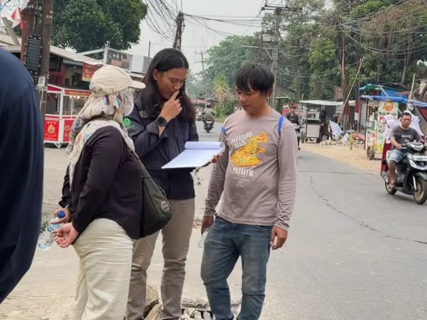 Survei lapangan di Jalan Raya Keadilan dilakukan DPUPR Kota Depok. (Sumber foto: Dokumentasi Dinas PUPR Kota Depok)