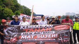 Aksi penyampaian pendapat ihwal tuntutan pengembalian hak tanah di kawasan Tol Cijago, Beji, Depok. Foto: Siaran Depok/Malik Sihite