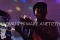Tangkapan layar video viral yang dinarasikan memperlihatkan warga binaan Rutan Depok diduga mengonsumsi sabu. (Foto: @dewanperwakilannetizen.id)