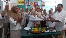 Perayaan HUT ke-18 PIRA (Perempuan Indonesia Raya) yang diselenggarakan di Jalan Raya Tanah Baru, Kecamatan Beji. (Sumber foto: Istimewa)