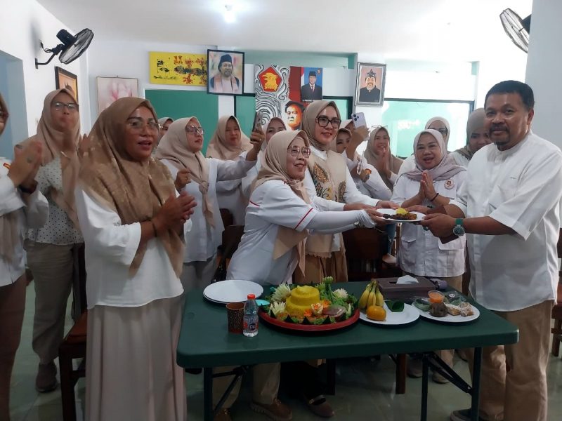 Perayaan HUT ke-18 PIRA (Perempuan Indonesia Raya) yang diselenggarakan di Jalan Raya Tanah Baru, Kecamatan Beji. (Sumber foto: Istimewa)