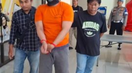 Seorang pelaku penjambretan terhadap seorang mahasiswi di Jalan H. Amat diringkus Satreskrim Polres Metro Depok. (Sumber foto: Istimewa)